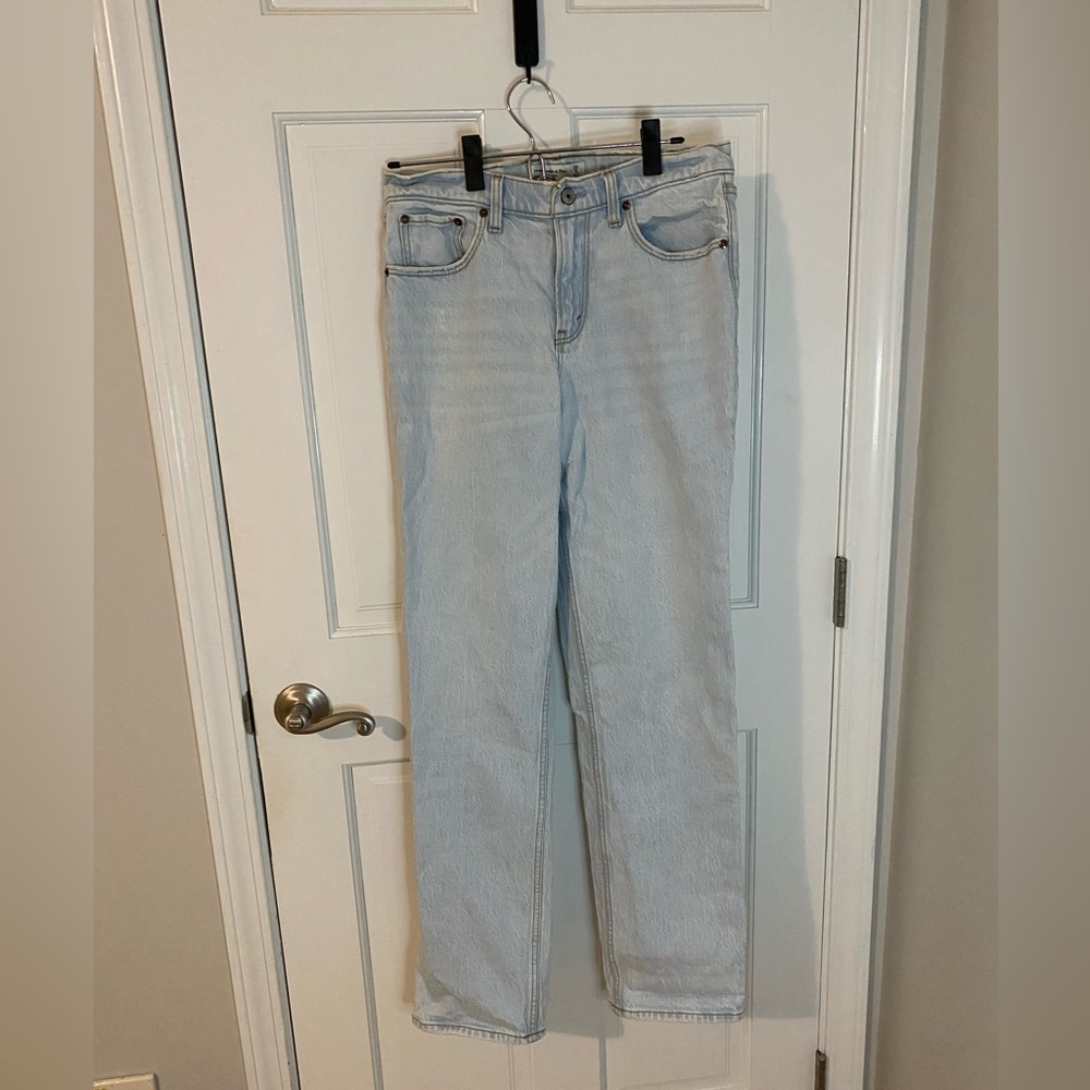 Abercrombie and Fitch Straight Mid Rise Jeans, NWOT